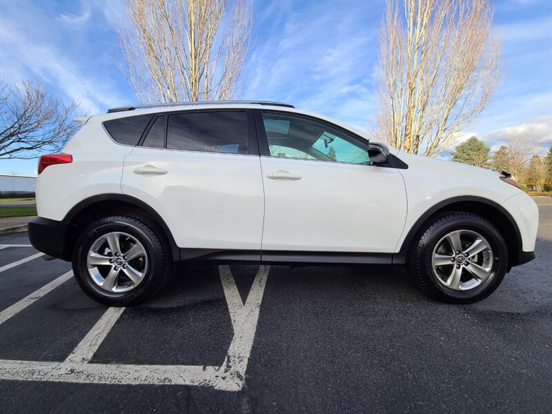 2015 Toyota RAV4 XLE AWD / Sun Roof / Back Up Camera / Low Miles  / All Wheel Drive / Local Fresh Trade / Gas Saver / Excellent Condition - Photo 4 - Portland, OR 97217