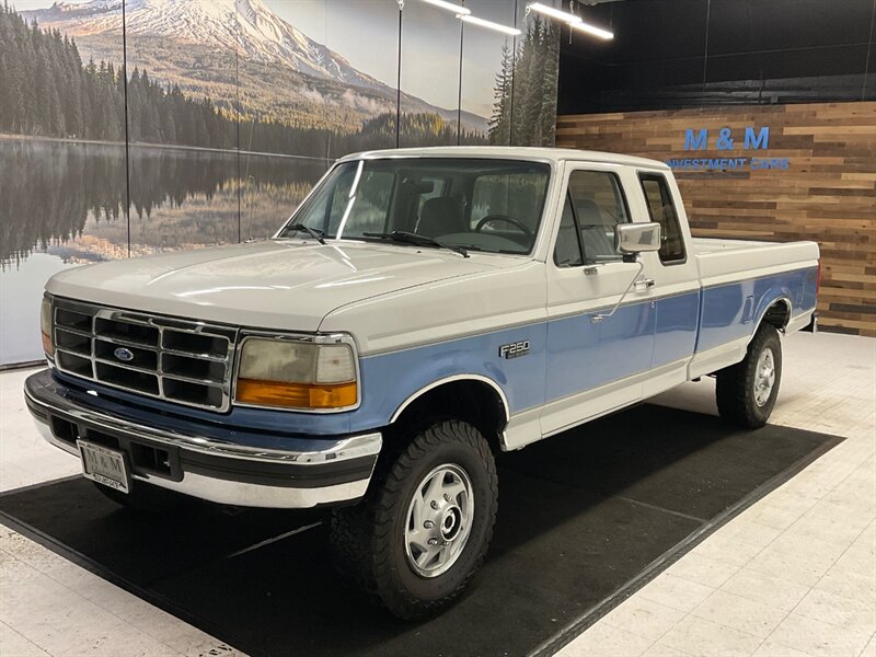 1996 Ford F-250 XLT 4WD/7.3L DIESEL /5-SPEED/1-OWNER /108K MILES  /RUST FREE TRUCK / STUNNING CONDITION / 5-SPEED MANUAL / ORIGINAL CONDITION / 7.3L TURBO DIESEL / 108,000 MILES - Photo 1 - Gladstone, OR 97027