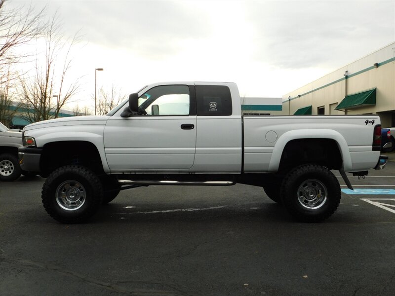 2000 Dodge Ram 1500 CLUB CAB 4X4 / V8 / LOW MILES / CUSTOM LIFT !!   - Photo 4 - Portland, OR 97217