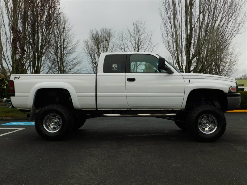 2000 Dodge Ram 1500 CLUB CAB 4X4 / V8 / LOW MILES / CUSTOM LIFT !!   - Photo 3 - Portland, OR 97217