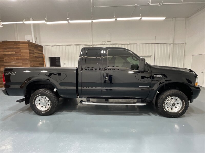 2002 Ford F-250 7.3L 4X4 / 7.3L DIESEL /  45,000 MILES  / SHORT BED / ZERO RUST / XTRA FUEL TANK IN BED / PRESTINE CONDITION / COLLECTION QUALITY - Photo 4 - Gladstone, OR 97027