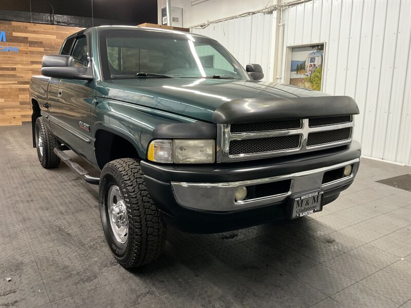 1999 Dodge Ram 2500 SLT 4X4 / 5.9L CUMMINS DIESEL / RUST FREE  Automatic / NEW TIRES / 122,000 MILES - Photo 2 - Gladstone, OR 97027