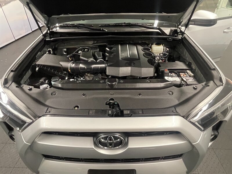 2016 Toyota 4Runner SR5 Sport Utility 4X   - Photo 40 - Gladstone, OR 97027