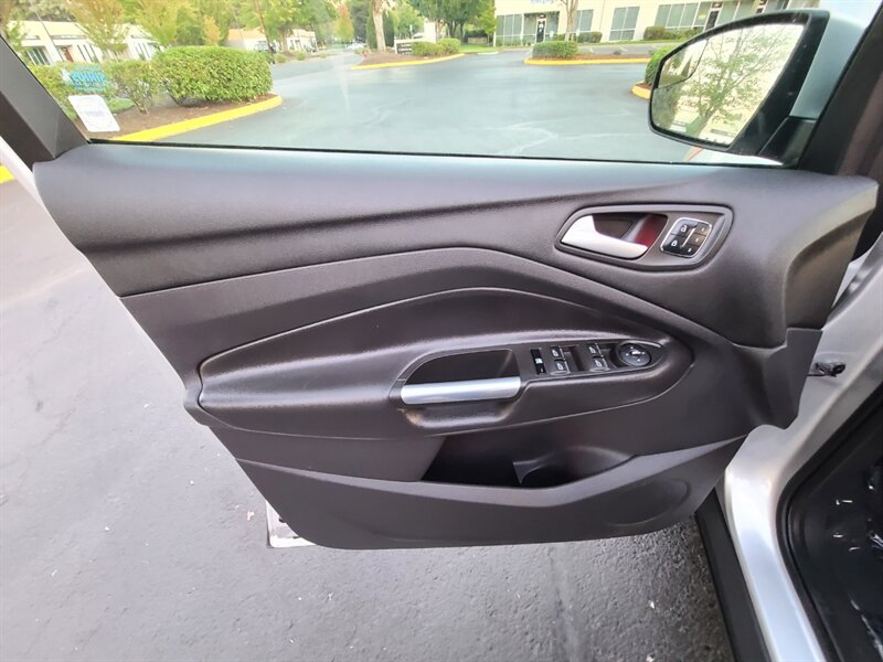 2014 Ford Escape Titanium / EcoBoost / Heated Leather / New Tires / Fresh Service / Local Trade-In / Excellent Condition - Photo 50 - Portland, OR 97217