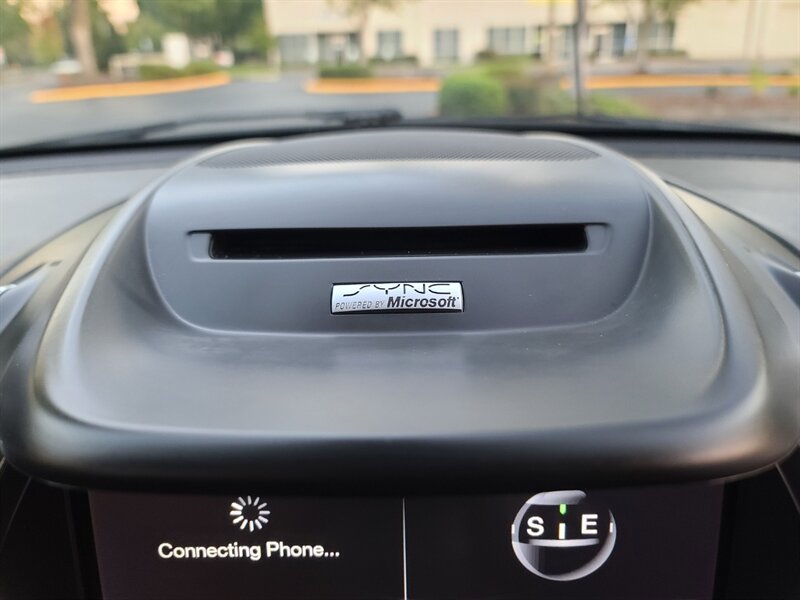 2014 Ford Escape Titanium / EcoBoost / Heated Leather / New Tires / Fresh Service / Local Trade-In / Excellent Condition - Photo 19 - Portland, OR 97217