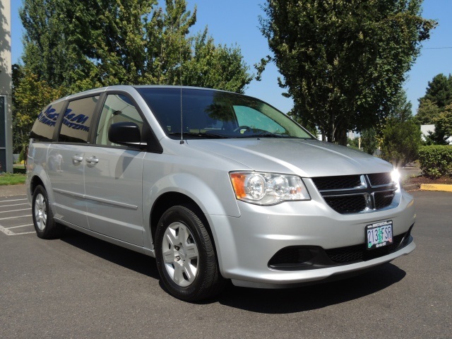 2011 Dodge Grand Caravan MiniVan / FLEX Fuel / 1-OWNER/ Excellent Condition   - Photo 2 - Portland, OR 97217