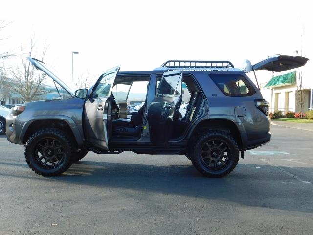 2016 Toyota 4Runner SR5 / 4X4 / Nav / Backup/ LIFTED LIFTED / Execl Co   - Photo 28 - Portland, OR 97217