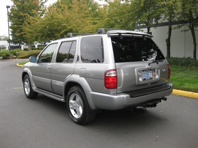 2001 INFINITI QX4 4WD/ Leather/Moonroof   - Photo 3 - Portland, OR 97217