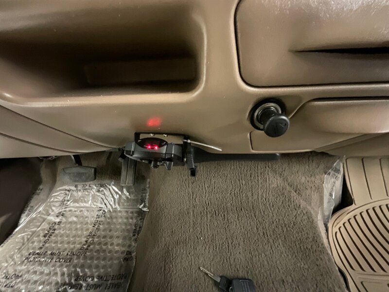 1999 Ford F-250 Lariat 4Dr Extended Cab 4X4 / 7.3L DIESEL / LIFTED / BRAND NEW 35 " MUD TIRES & 22 " WHEELS / Leather / LONG BED / LOCAL TRUCK / RUST FREE - Photo 39 - Gladstone, OR 97027