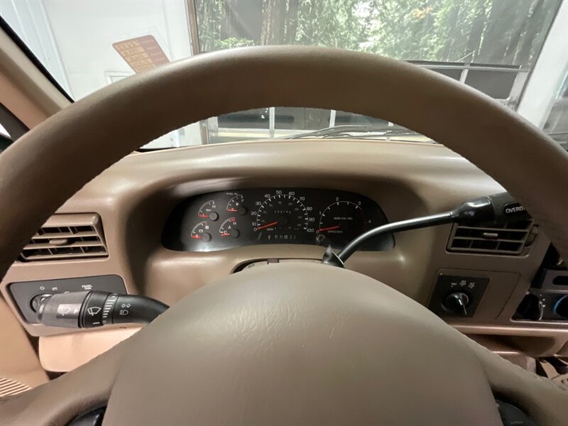 1999 Ford F-250 Lariat 4Dr Extended Cab 4X4 / 7.3L DIESEL / LIFTED / BRAND NEW 35 " MUD TIRES & 22 " WHEELS / Leather / LONG BED / LOCAL TRUCK / RUST FREE - Photo 44 - Gladstone, OR 97027