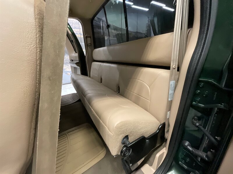 1999 Ford F-250 Lariat 4Dr Extended Cab 4X4 / 7.3L DIESEL / LIFTED / BRAND NEW 35 " MUD TIRES & 22 " WHEELS / Leather / LONG BED / LOCAL TRUCK / RUST FREE - Photo 14 - Gladstone, OR 97027