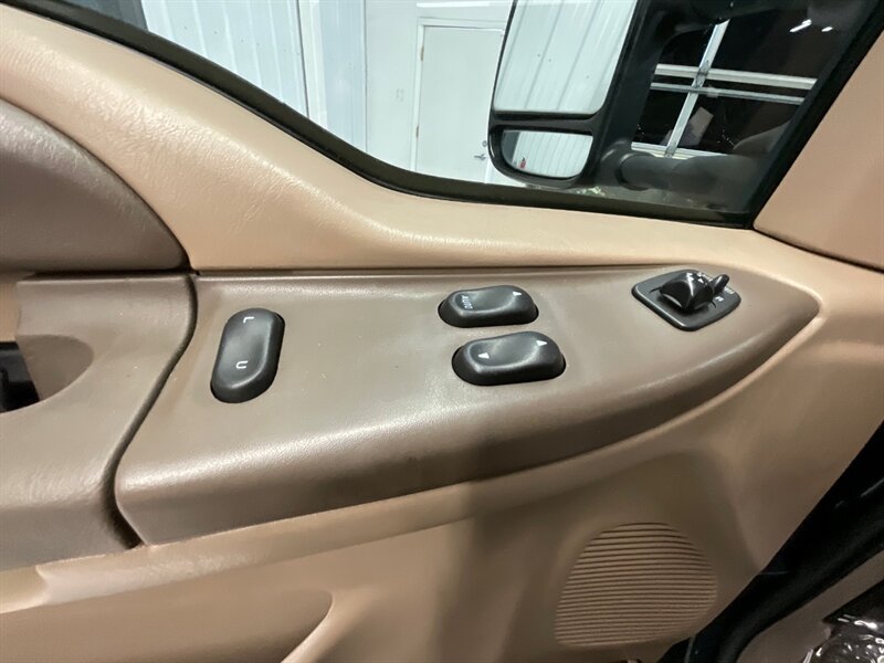 1999 Ford F-250 Lariat 4Dr Extended Cab 4X4 / 7.3L DIESEL / LIFTED / BRAND NEW 35 " MUD TIRES & 22 " WHEELS / Leather / LONG BED / LOCAL TRUCK / RUST FREE - Photo 38 - Gladstone, OR 97027