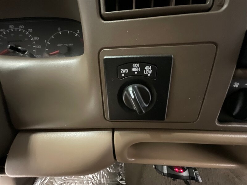 1999 Ford F-250 Lariat 4Dr Extended Cab 4X4 / 7.3L DIESEL / LIFTED / BRAND NEW 35 " MUD TIRES & 22 " WHEELS / Leather / LONG BED / LOCAL TRUCK / RUST FREE - Photo 20 - Gladstone, OR 97027