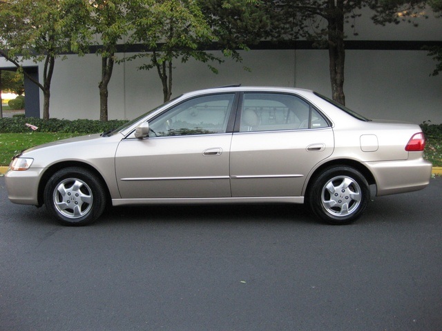 2000 Honda Accord EX   - Photo 2 - Portland, OR 97217