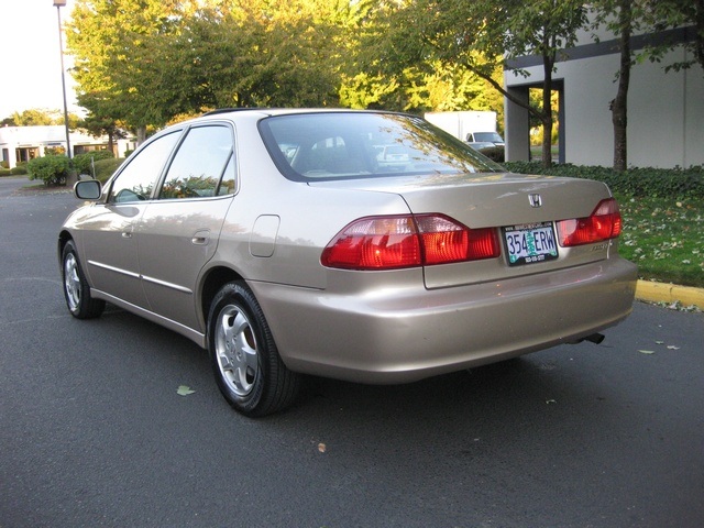 2000 Honda Accord EX   - Photo 3 - Portland, OR 97217