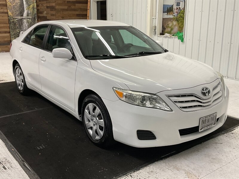 2011 Toyota Camry LE Sedan 4Dr  / 2.5L 4Cyl / 102,000 MILES   - Photo 2 - Gladstone, OR 97027