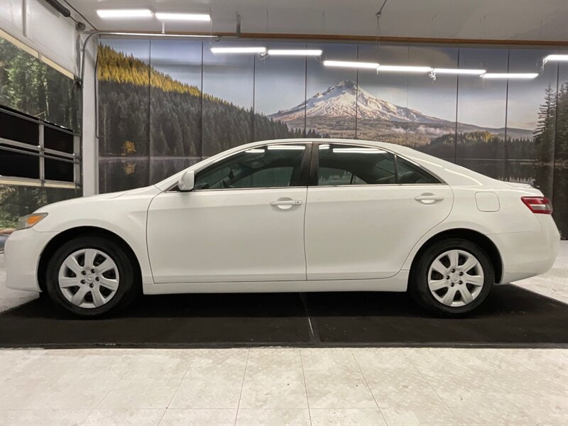 2011 Toyota Camry LE Sedan 4Dr  / 2.5L 4Cyl / 102,000 MILES   - Photo 3 - Gladstone, OR 97027
