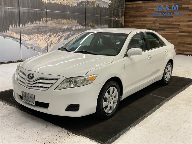 2011 Toyota Camry LE Sedan 4Dr  / 2.5L 4Cyl / 102,000 MILES   - Photo 1 - Gladstone, OR 97027