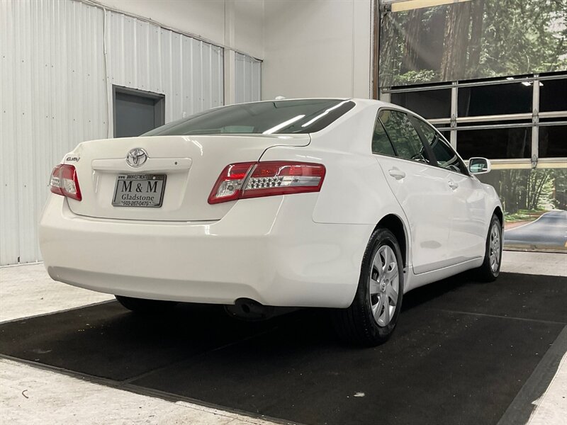 2011 Toyota Camry LE Sedan 4Dr  / 2.5L 4Cyl / 102,000 MILES   - Photo 8 - Gladstone, OR 97027