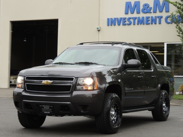 2011 Chevrolet Avalanche LS / 4X4 / Only 65K Miles / LIFTED LIFTED   - Photo 1 - Portland, OR 97217