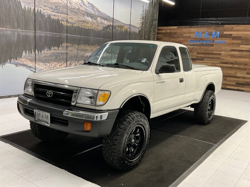 1999 Toyota Tacoma SR5 V6 4X4 / 3.4L 6Cyl / LIFTED /124,000 MILES  /LIFTED w. GOODYEAR WRANGLER TIRES & FUEL WHEELS / LOCAL TRUCK / - Photo 25 - Gladstone, OR 97027
