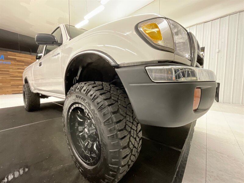 1999 Toyota Tacoma SR5 V6 4X4 / 3.4L 6Cyl / LIFTED /124,000 MILES  /LIFTED w. GOODYEAR WRANGLER TIRES & FUEL WHEELS / LOCAL TRUCK / - Photo 10 - Gladstone, OR 97027