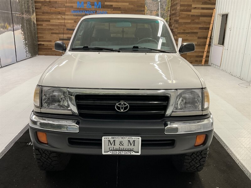 1999 Toyota Tacoma SR5 V6 4X4 / 3.4L 6Cyl / LIFTED /124,000 MILES  /LIFTED w. GOODYEAR WRANGLER TIRES & FUEL WHEELS / LOCAL TRUCK / - Photo 5 - Gladstone, OR 97027