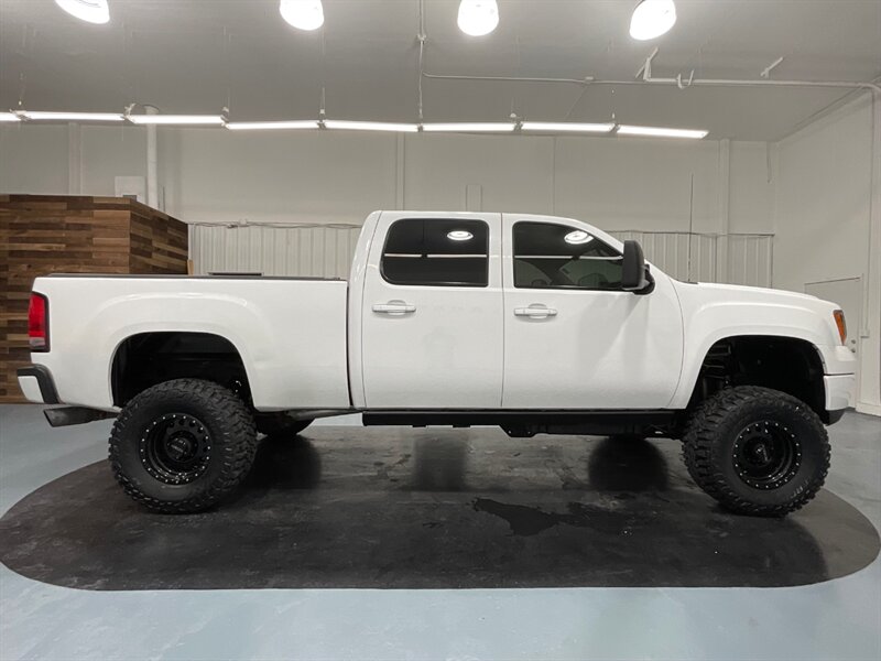 2013 GMC Sierra 2500 Denali 4X4 / 6.6L DIESEL / LIFTED w. NEW TIRES  / Leather Navigation - Photo 4 - Gladstone, OR 97027