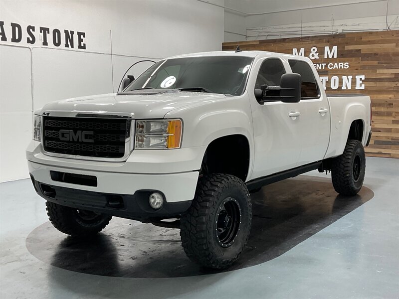 2013 GMC Sierra 2500 Denali 4X4 / 6.6L DIESEL / LIFTED w. NEW TIRES  / Leather Navigation - Photo 1 - Gladstone, OR 97027