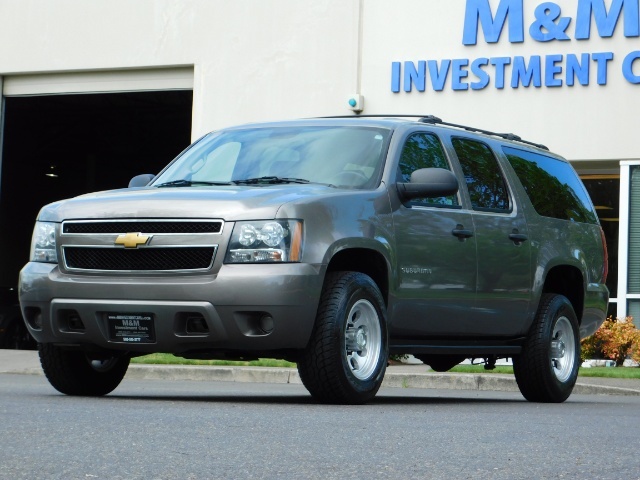 2012 Chevrolet Suburban 2500 LS/ 4X4 / 3/4 Ton / Leather / Excel Cond  Sport Utility / 4X4 / 3/4 Ton / Leather / Excel Cond - Photo 1 - Portland, OR 97217