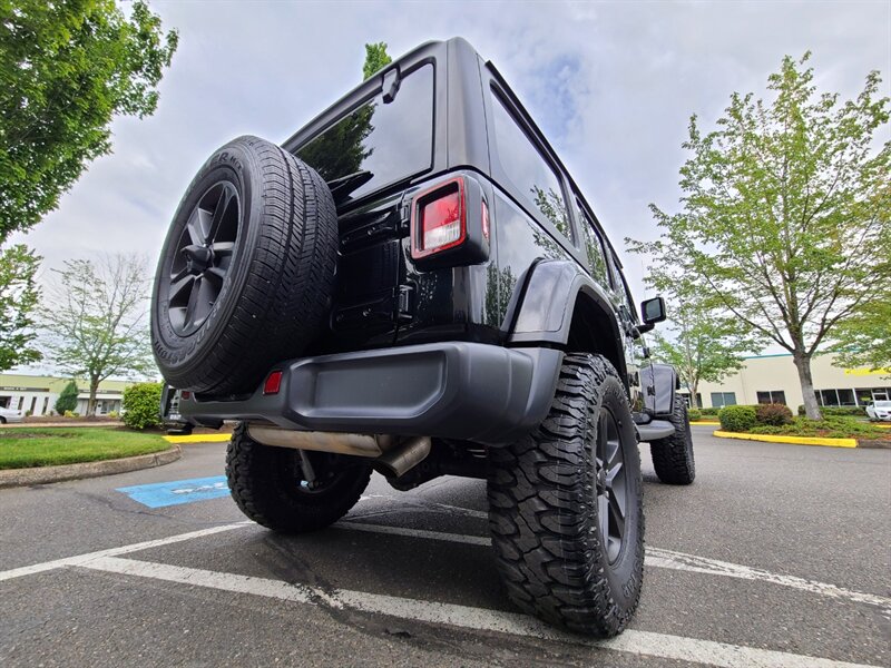 2019 Jeep Wrangler UNLIMITED SAHARA 4X4 /TURBO / NEW TIRES / NEW LIFT  / HARD TOP / 1-OWNER / TOP SHAPE - Photo 12 - Portland, OR 97217