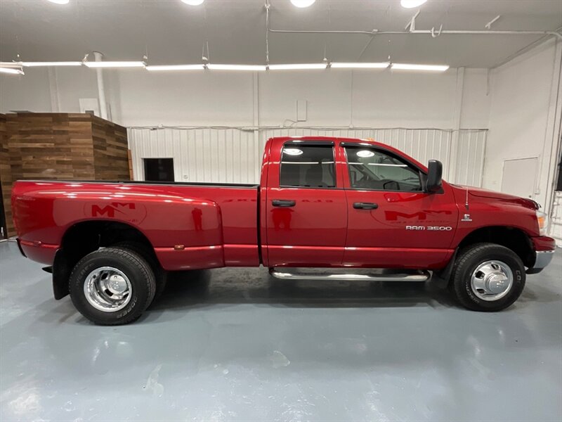 2006 Dodge Ram 3500 SLT 4X4 / 5.9L DIESEL /36K MILES / 1-OWNER  / DUALLY 1-TON / Rear Airbags / Sunroof / ZERO RUST - Photo 4 - Gladstone, OR 97027