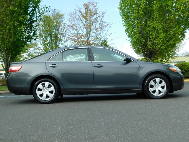 2009 Toyota Camry LE  2.4Liter 4Cyl Excel Cond 35 Service records on carfax DealerServices - Photo 3 - Portland, OR 97217