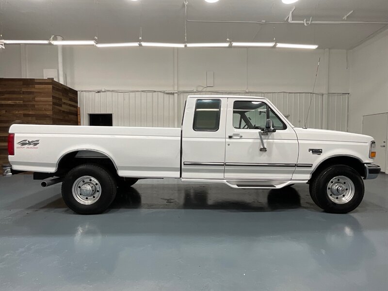 1997 Ford F-250 XLT  Extended Cab 4X4 / 7.3L DIESEL / 58,000 MILES  / ZERO RUST - Photo 4 - Gladstone, OR 97027