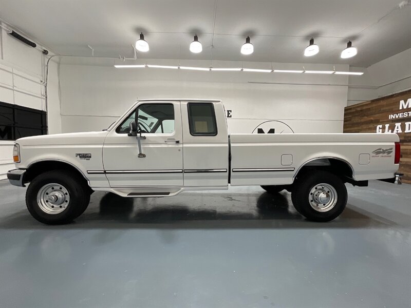 1997 Ford F-250 XLT  Extended Cab 4X4 / 7.3L DIESEL / 58,000 MILES  / ZERO RUST - Photo 3 - Gladstone, OR 97027