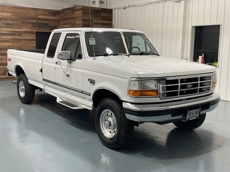 1997 Ford F-250 XLT  Extended Cab 4X4 / 7.3L DIESEL / 58,000 MILES  / ZERO RUST - Photo 2 - Gladstone, OR 97027