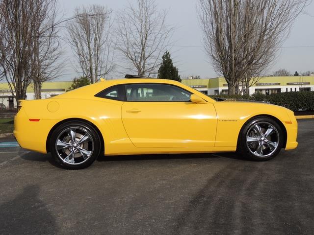 2013 Chevrolet Camaro SS / Leather / Sunroof / Navigation / Excel COnd   - Photo 4 - Portland, OR 97217