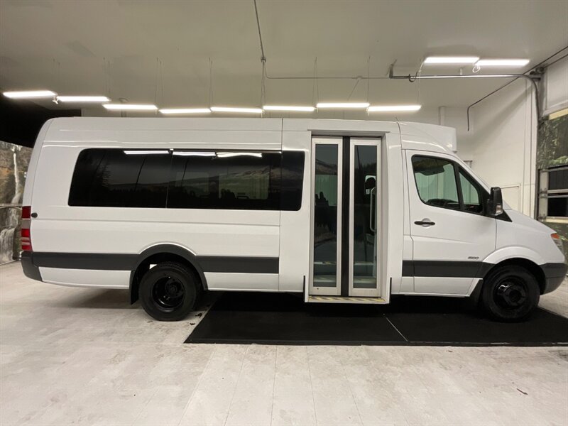 2013 FREIGHTLIN SPRINTER 350 15-PASSENGER VAN/ 3.0L DIESEL/ HIGHROOF DUALLY  /DUALLY / HIGHROOF EXTRA LONG - Photo 4 - Gladstone, OR 97027
