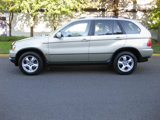 2002 BMW X5 4.4i   - Photo 2 - Portland, OR 97217