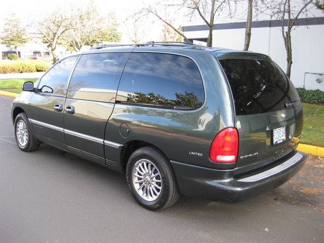 2000 Chrysler Town & Country Limited/ Leather/ Heated Seats   - Photo 3 - Portland, OR 97217
