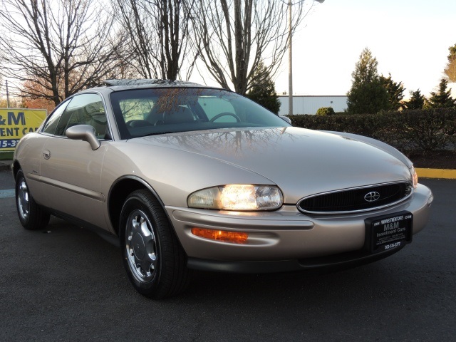 1998 Buick Riviera Supercharged / Coupe / Leather / MoonRoof /LUXURY   - Photo 2 - Portland, OR 97217