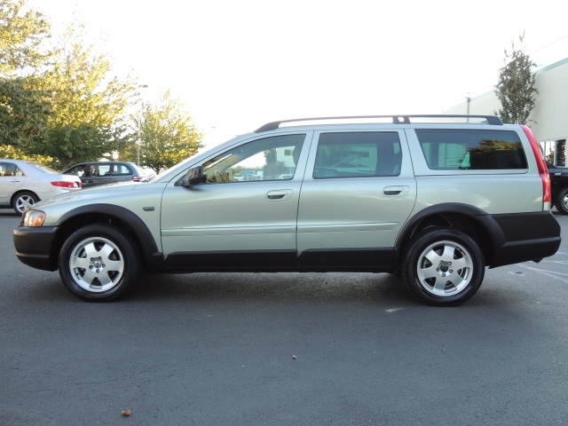 2004 Volvo XC70 Cross Country Wagon / AWD / 1-OWNER/  53K MILES   - Photo 3 - Portland, OR 97217