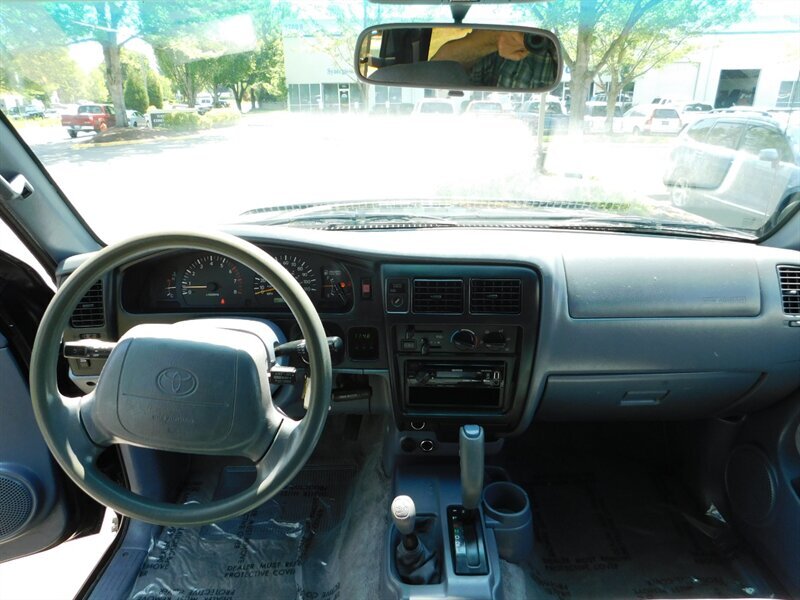 1998 Toyota Tacoma 4X4 / 3.4L V6 / CUSTOM LIFTED / 154k miles   - Photo 18 - Portland, OR 97217