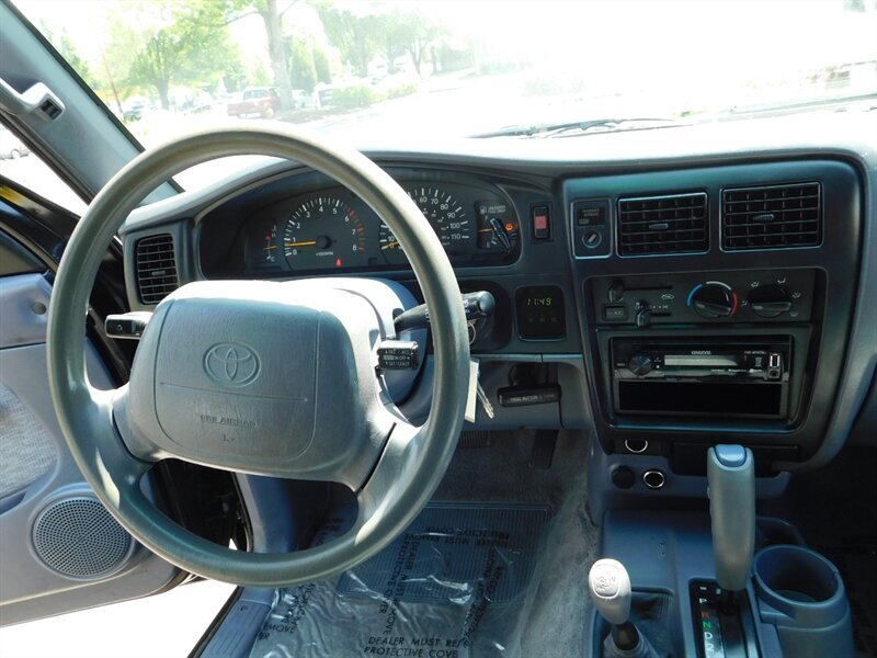 1998 Toyota Tacoma 4X4 / 3.4L V6 / CUSTOM LIFTED / 154k miles   - Photo 32 - Portland, OR 97217