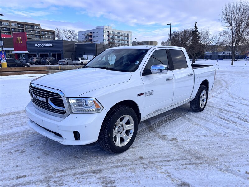 2016 RAM 1500 Laramie Limited  DIESEL !!!