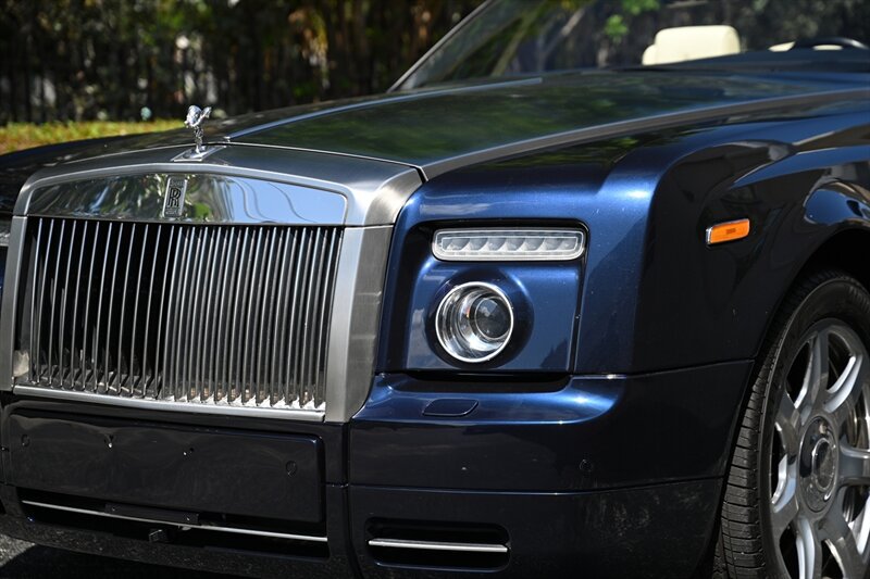 2010 Rolls-Royce Phantom Drophead Coupe 10