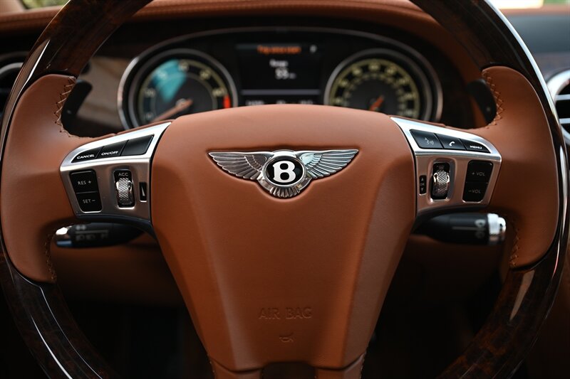 2015 Bentley Flying Spur V8 photo