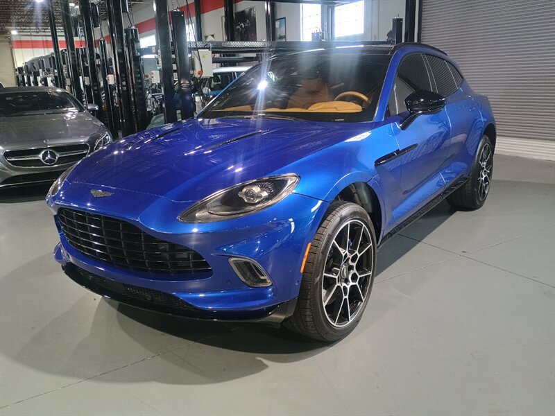 2021 Aston Martin DBX Base