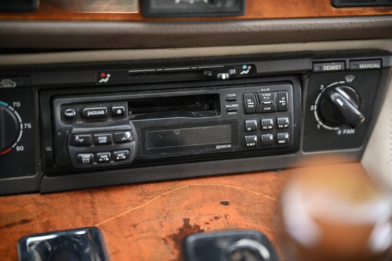 1995 Jaguar XJS 39