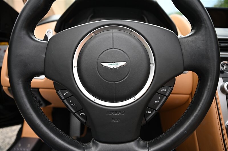 2015 Aston Martin DB9 Volante 33